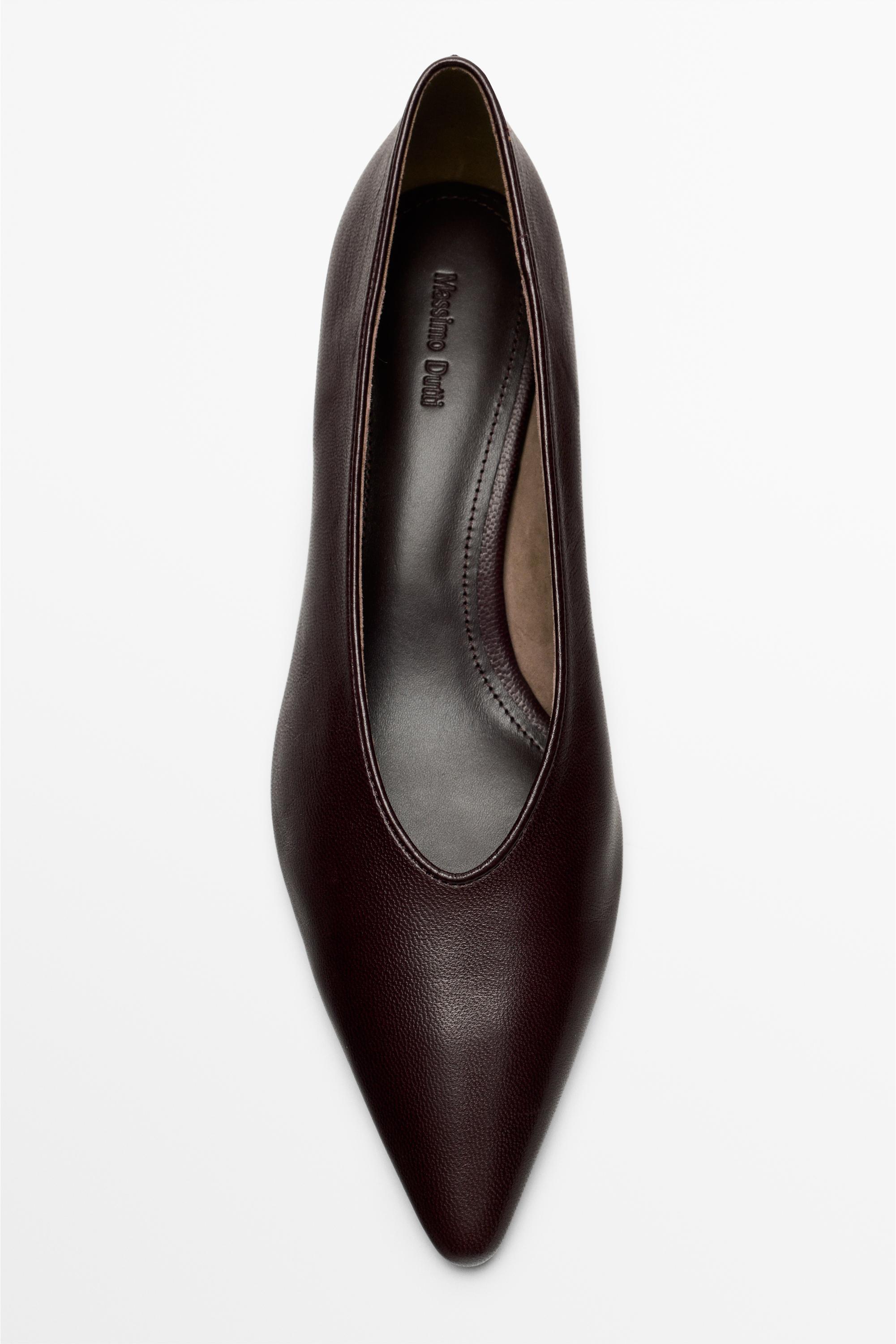 Chaussure à talon bout pointu